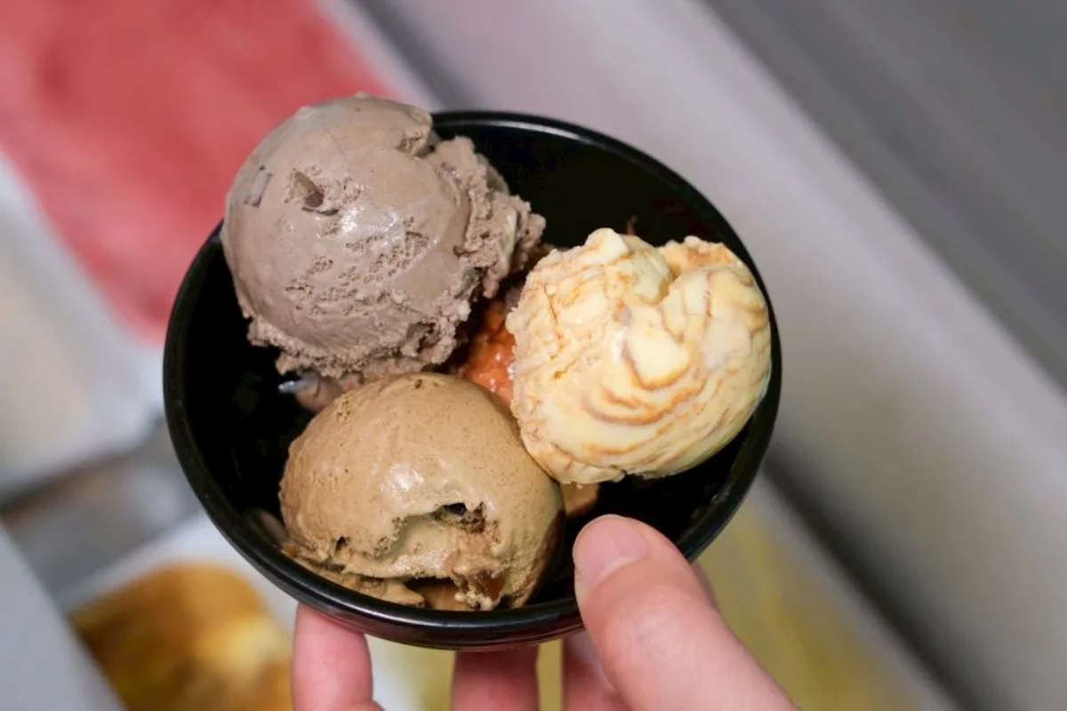 全台第一家軌道火烤兩吃!頂級海陸食材吃到飽689元起,加價啤酒無限暢飲 全台第一家軌道火烤兩吃!頂級海陸食材吃到飽689元起,加價啤酒無限暢飲