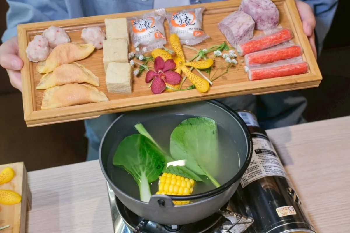 全台第一家軌道火烤兩吃!頂級海陸食材吃到飽689元起,加價啤酒無限暢飲 全台第一家軌道火烤兩吃!頂級海陸食材吃到飽689元起,加價啤酒無限暢飲