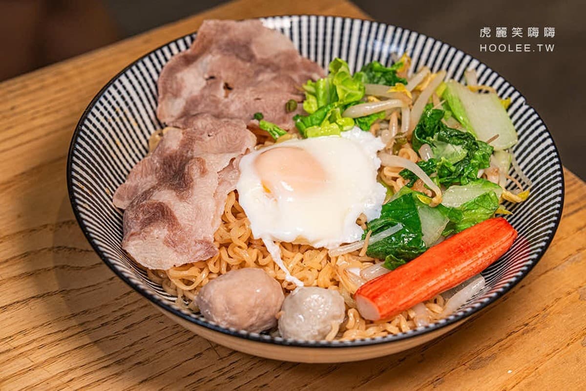 「高雄最狂蚵仔煎」是這家!香酥餅皮中間竟藏炒泡麵,再加牽絲乳酪超銷魂 「高雄最狂蚵仔煎」是這家!香酥餅皮中間竟藏炒泡麵,再加牽絲乳酪超銷魂