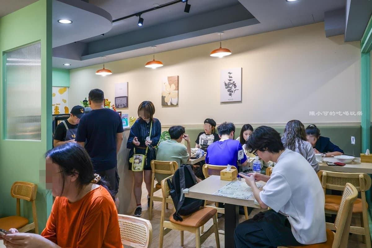 永和版「小鼎泰豐」再+1!排骨蛋炒飯、皮蛋麵銷魂噴香,滿料雞湯也必點 永和版「小鼎泰豐」再+1!排骨蛋炒飯、皮蛋麵銷魂噴香,滿料雞湯也必點