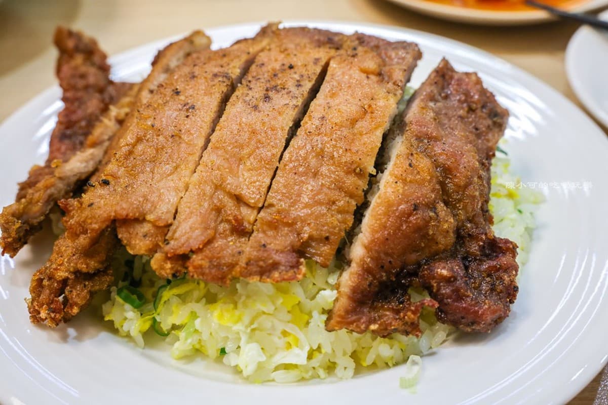 永和版「小鼎泰豐」再+1!排骨蛋炒飯、皮蛋麵銷魂噴香,滿料雞湯也必點 永和版「小鼎泰豐」再+1!排骨蛋炒飯、皮蛋麵銷魂噴香,滿料雞湯也必點