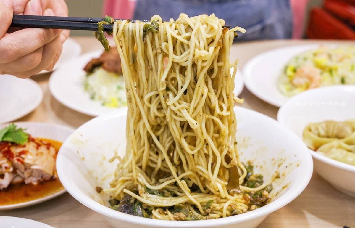 永和版「小鼎泰豐」再+1!排骨蛋炒飯、皮蛋麵銷魂噴香,滿料雞湯也必點 永和版「小鼎泰豐」再+1!排骨蛋炒飯、皮蛋麵銷魂噴香,滿料雞湯也必點
