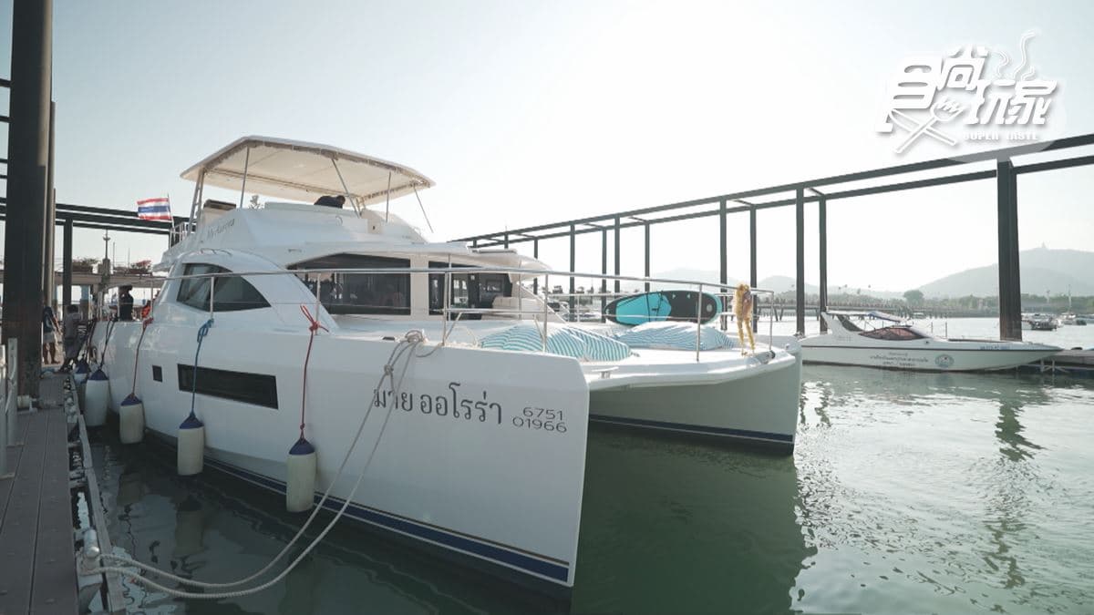 7 Sea Star Co.,Ltd.Luxury Yacht Charter img