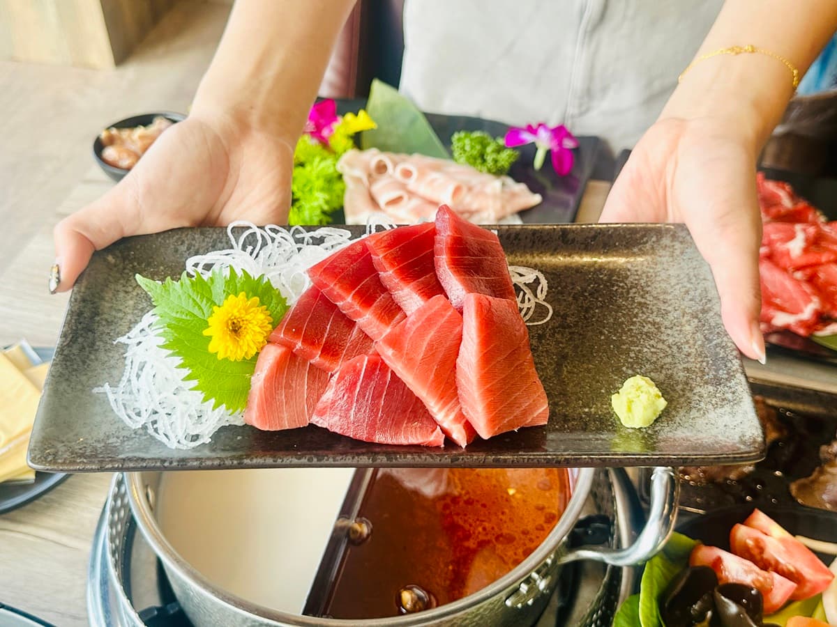 免費升級「黑鮪魚吃到飽」來了!爽嗑黑鮪魚刺身、炙燒壽司,暢吃百款千元有找 免費升級「黑鮪魚吃到飽」來了!爽嗑黑鮪魚刺身、炙燒壽司,暢吃百款千元有找