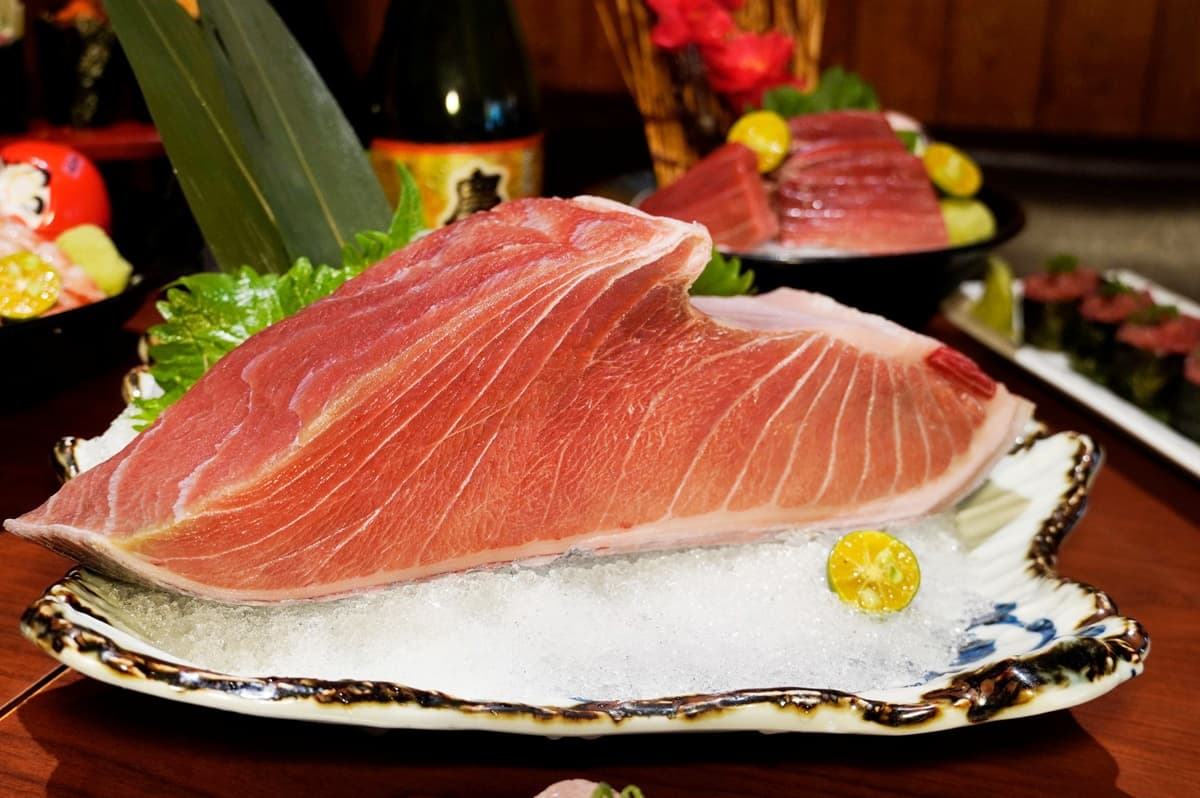 免費升級「黑鮪魚吃到飽」來了!爽嗑黑鮪魚刺身、炙燒壽司,暢吃百款千元有找 免費升級「黑鮪魚吃到飽」來了!爽嗑黑鮪魚刺身、炙燒壽司,暢吃百款千元有找