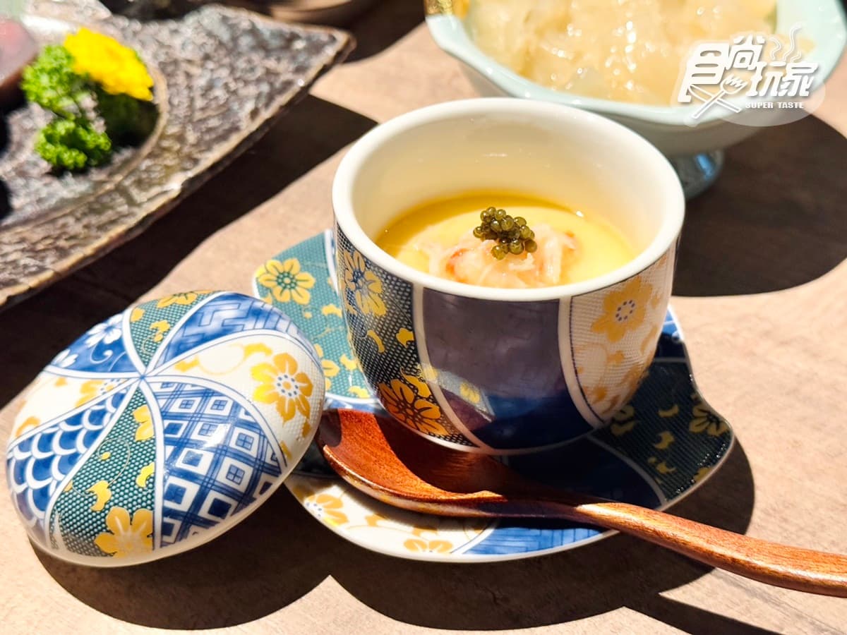 每道150元有找!高CP值「日式無菜單火鍋」嗑現撈龍蝦+A5和牛,免費送金箔冰 每道150元有找!高CP值「日式無菜單火鍋」嗑現撈龍蝦+A5和牛,免費送金箔冰