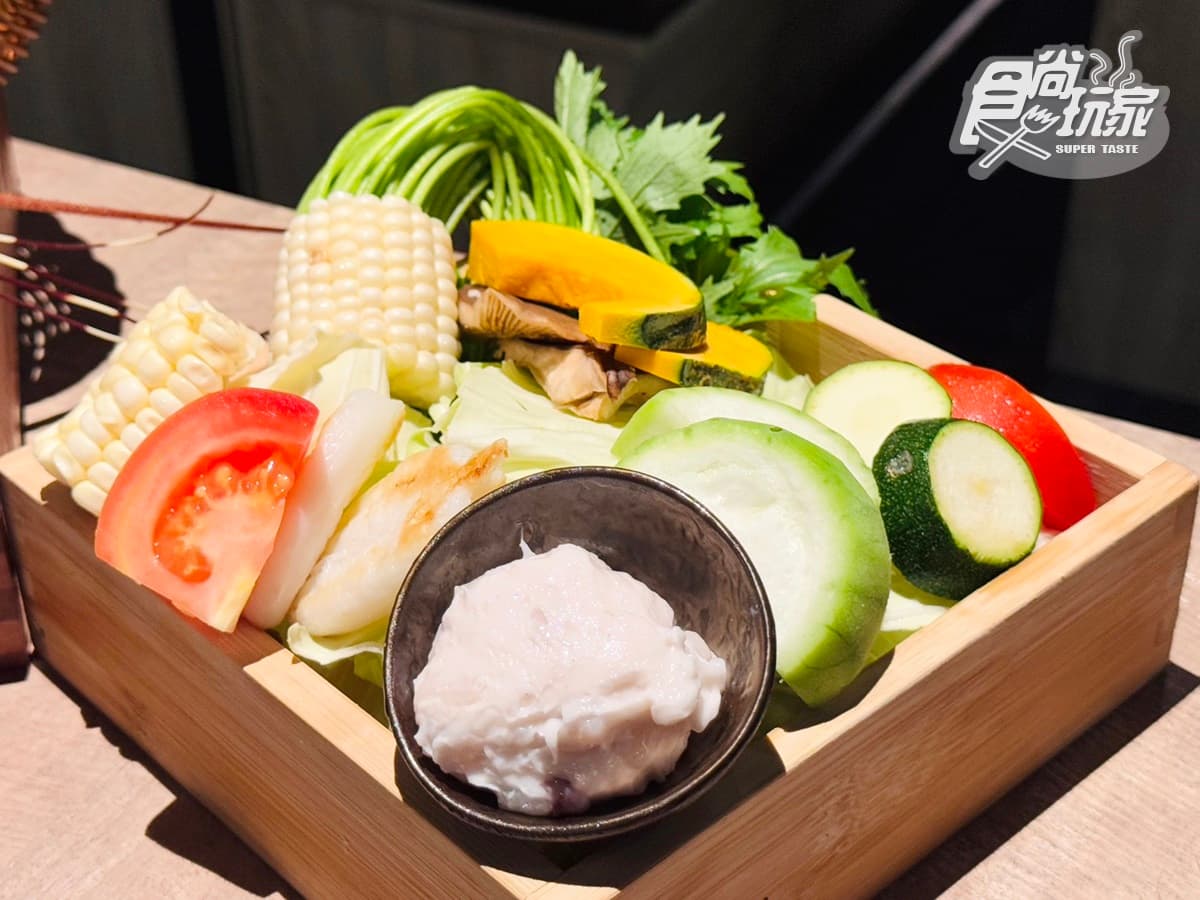 每道150元有找!高CP值「日式無菜單火鍋」嗑現撈龍蝦+A5和牛,免費送金箔冰 每道150元有找!高CP值「日式無菜單火鍋」嗑現撈龍蝦+A5和牛,免費送金箔冰