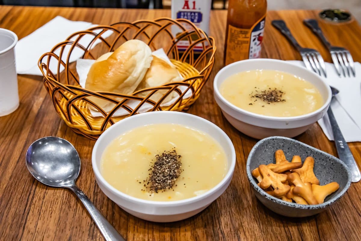 190元爽嗑排餐+自助吧!30年老字號牛排店,濃湯、冰品、飲料無限續 190元爽嗑排餐+自助吧!30年老字號牛排店,濃湯、冰品、飲料無限續