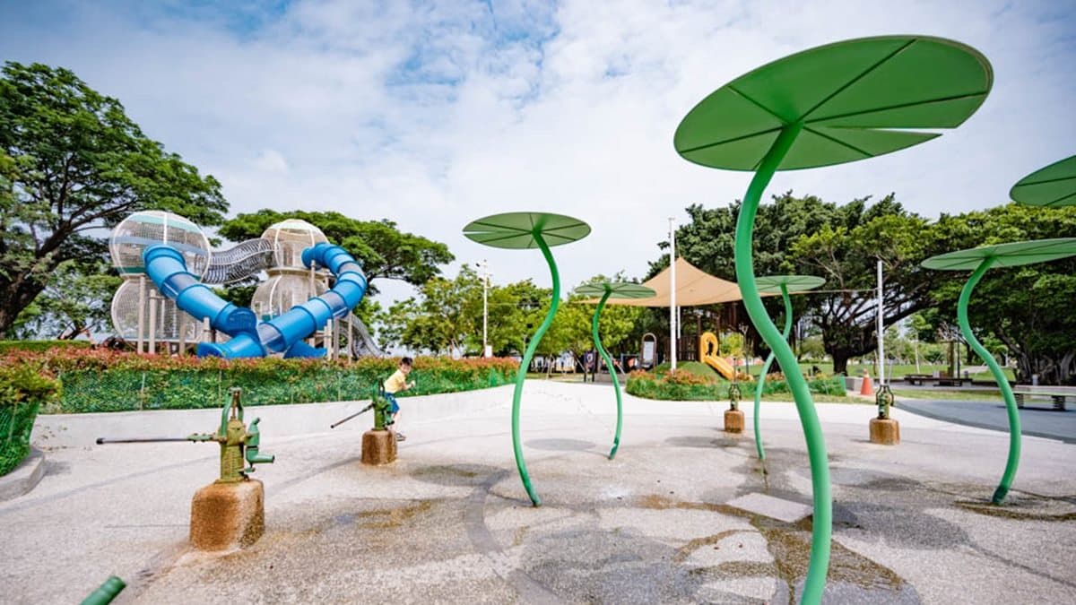 高雄玩水這10個地方超涼快!免費踩水公園、無邊際海景、滑水道五星飯店 高雄玩水這10個地方超涼快!免費踩水公園、無邊際海景、滑水道五星飯店