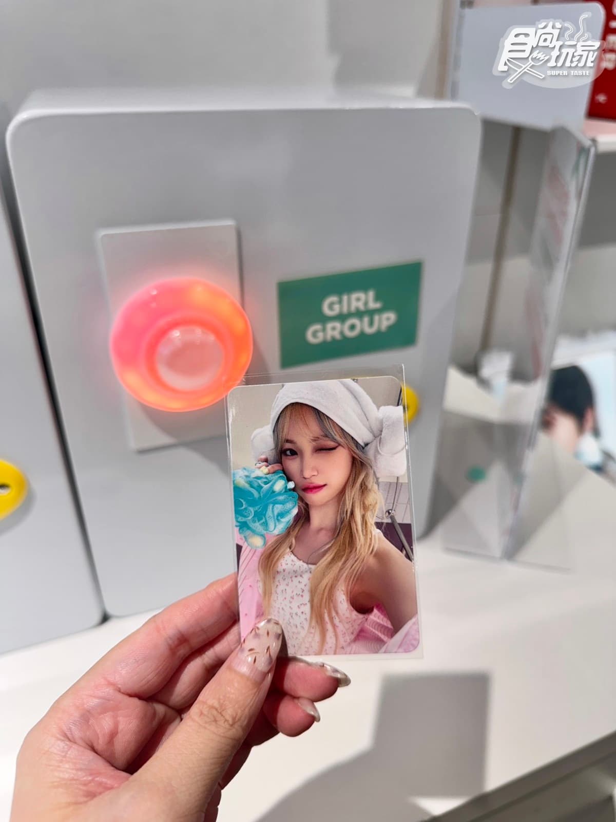 KPOP迷朝聖!「GD展覽+IKEA小花蛋糕」,再衝小巨蛋「新周邊實體店」抽小卡 KPOP迷朝聖!「GD展覽+IKEA小花蛋糕」,再衝小巨蛋「新周邊實體店」抽小卡
