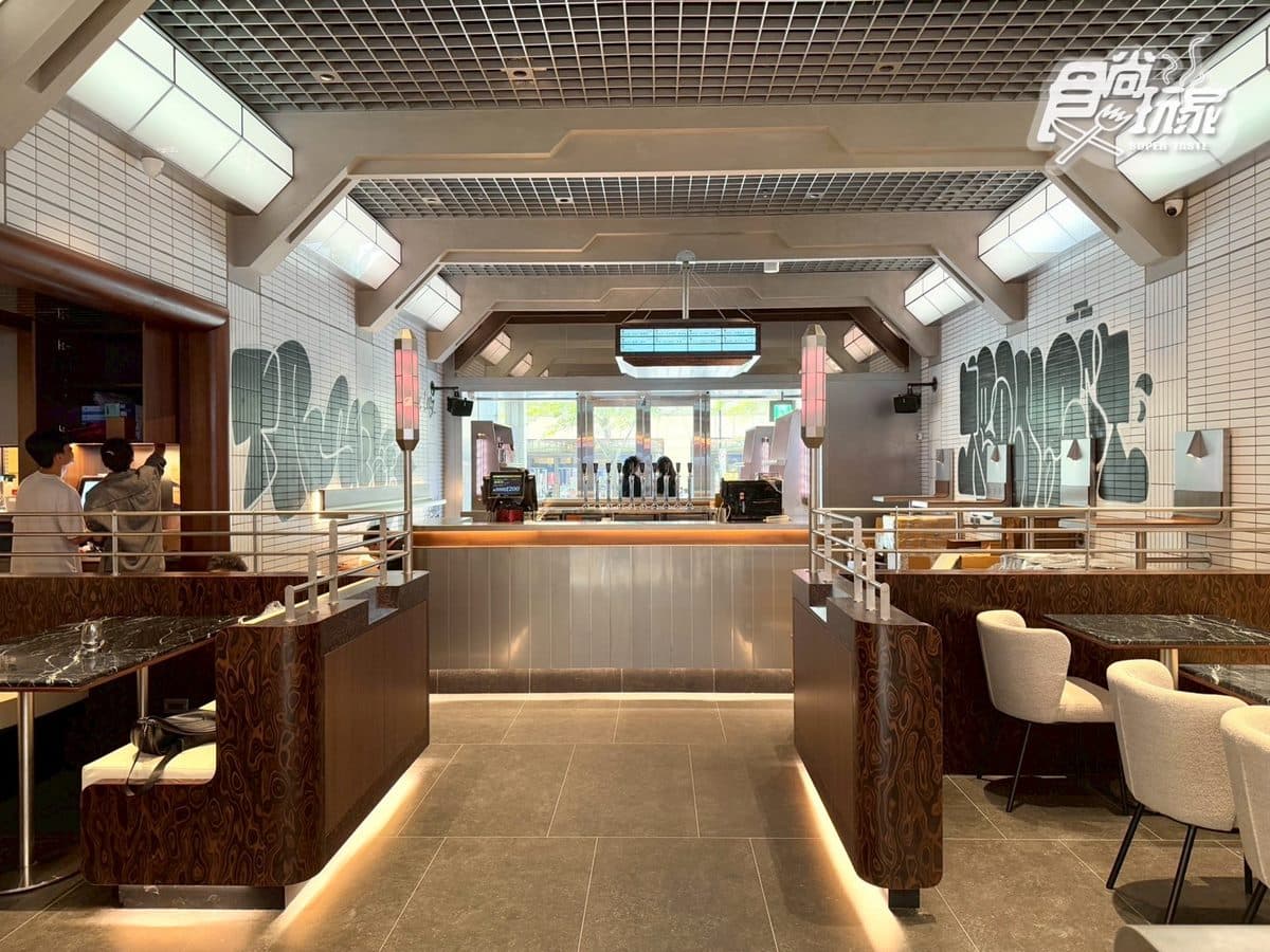 Dream Plaza美食推薦22家!必訪全台最大星巴克,全台首店、吃到飽一次看 Dream Plaza美食推薦22家!必訪全台最大星巴克,全台首店、吃到飽一次看