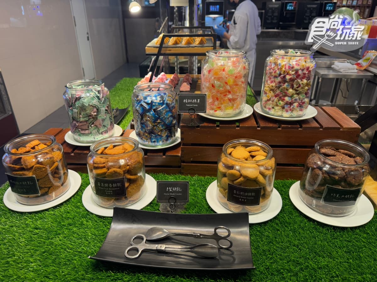IG超夯宜蘭吃到飽!上百道菜色無限夾,爽嗑多種螃蟹、烤鴨六吃、星巴克暢飲 IG超夯宜蘭吃到飽!上百道菜色無限夾,爽嗑多種螃蟹、烤鴨六吃、星巴克暢飲
