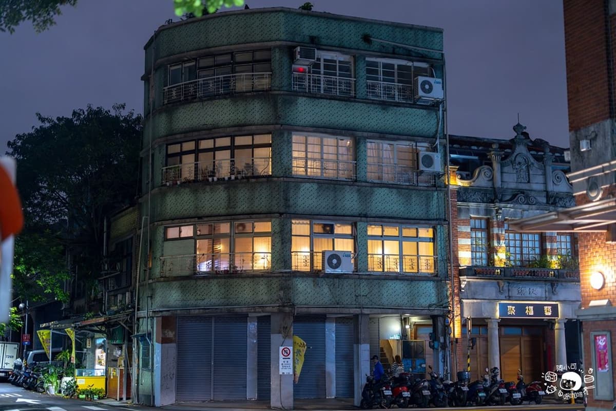 台北不限時咖啡廳16間!超強甜點、有WiFi可久坐、開到深夜,推薦清單一次收 初二咖啡位在舊公寓二樓