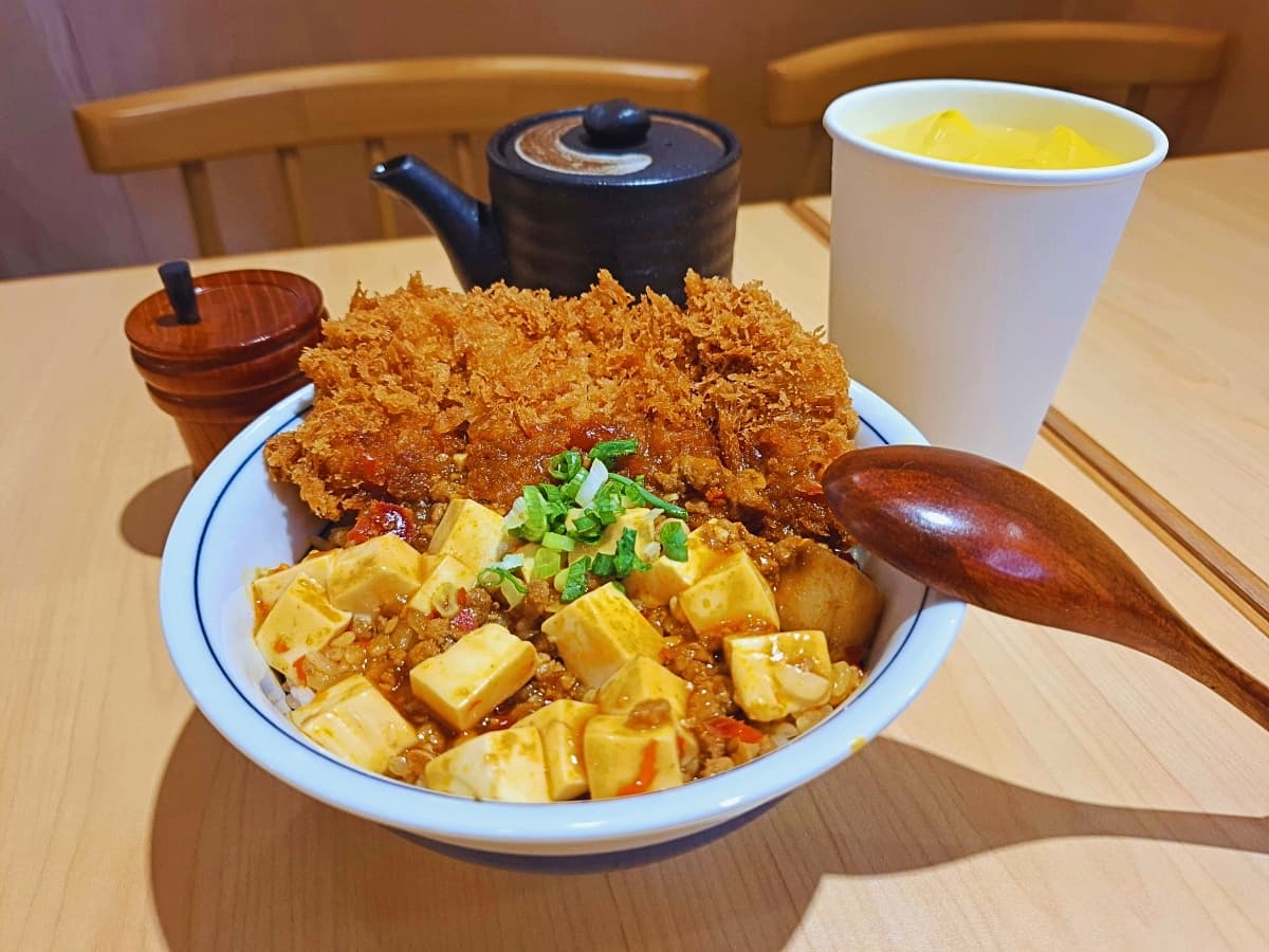 吉豚屋「丼飯買一送一」手刀搶!麻婆豬排、雞排丼吃爆,加碼免費送海老炸蝦 吉豚屋「丼飯買一送一」手刀搶!麻婆豬排、雞排丼吃爆,加碼免費送海老炸蝦