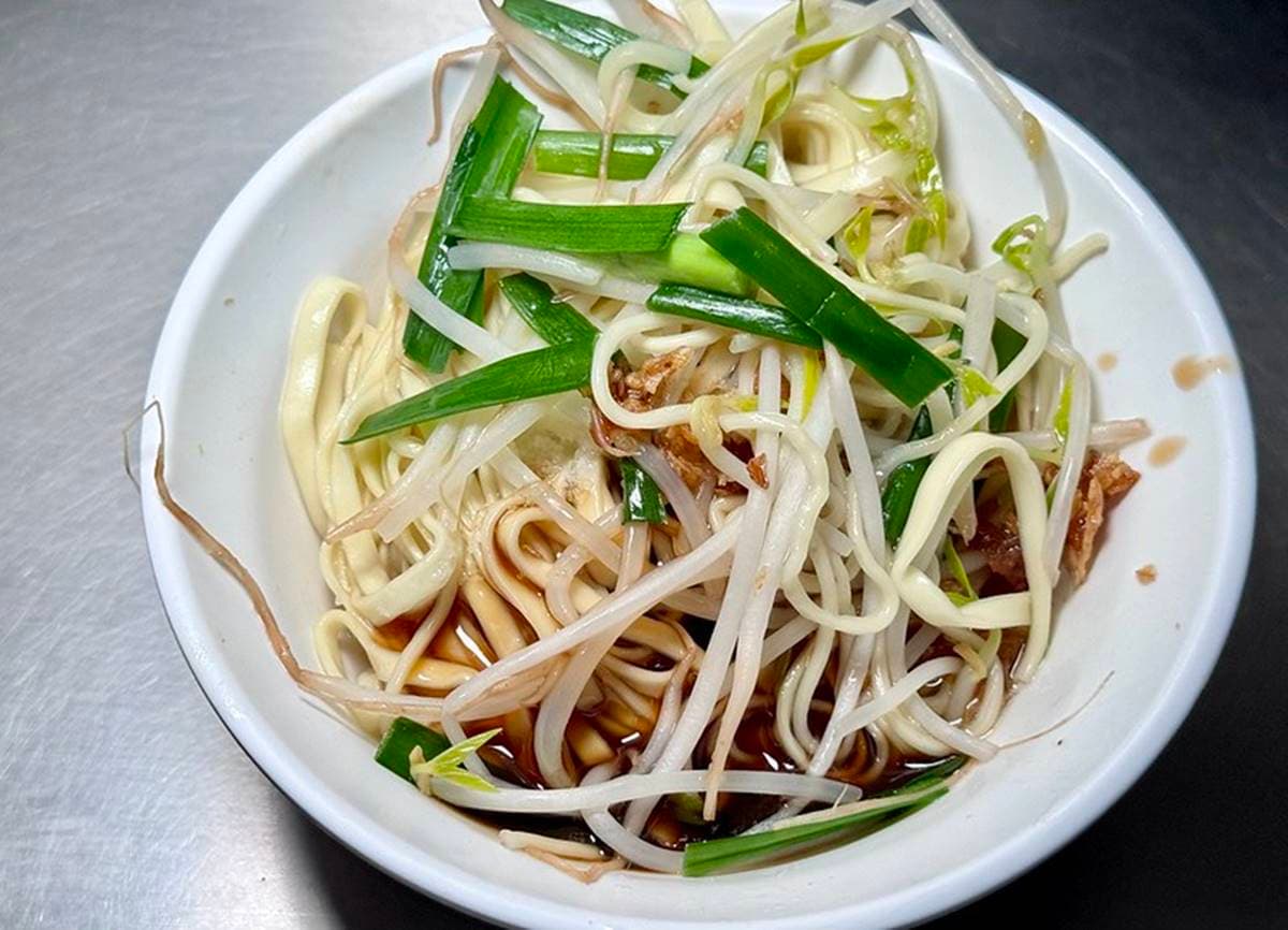 基隆美食推薦26家!基隆最強營養三明治、廟口百年滷肉飯、爆量鮮蚵飯 基隆美食推薦:古早味麵店