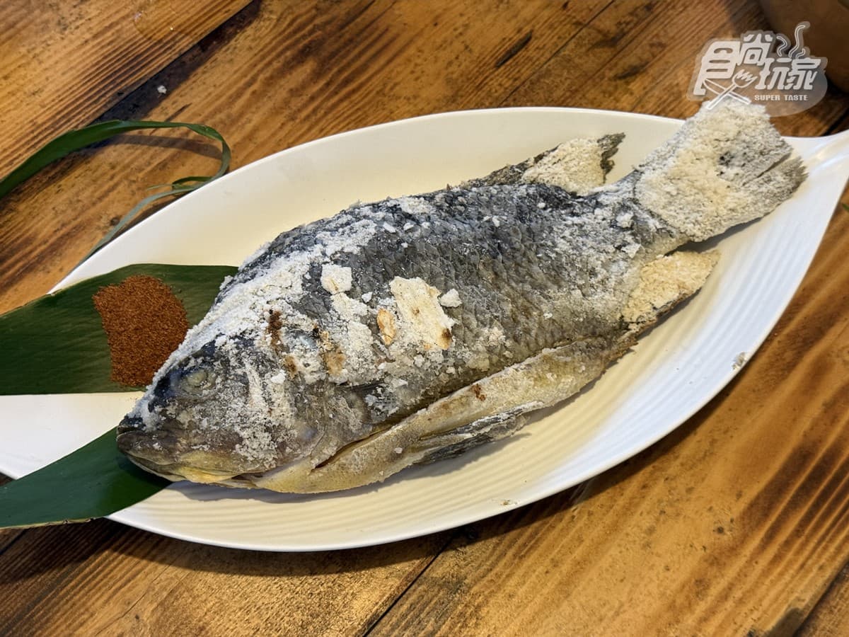 真正的「部落流水席」在這!IG超夯「河上餐桌」開箱:浮誇菜色、DIY體驗 真正的「部落流水席」在這!IG超夯「河上餐桌」開箱:浮誇菜色、DIY體驗