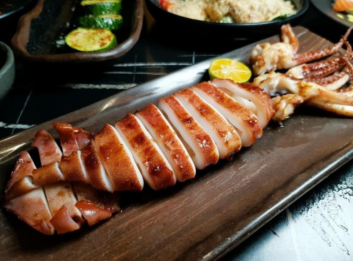 40道串燒、熱炒吃到飽!「高CP值日料」699元起開吃,還有包廂能唱KTV 40道串燒、熱炒吃到飽!「高CP值日料」699元起開吃,還有包廂能唱KTV