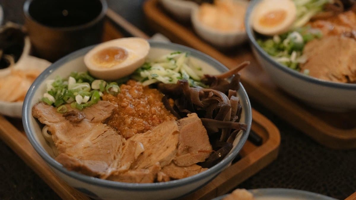 生活在他方(夜貓店) img