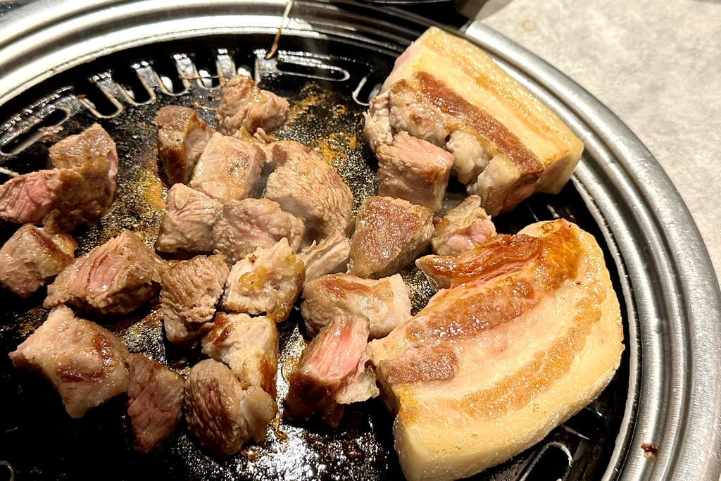 捷運忠孝敦化站美食推薦18家!串燒吃到飽、超狂5星餐酒館、24小時港點 捷運忠孝敦化站美食推薦18家!串燒吃到飽、超狂5星餐酒館、24小時港點