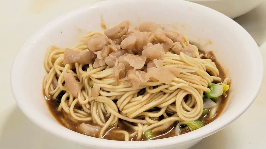 屏東小吃推薦!12家在地特色與隱藏美食,潮州牛肉麵、東港肉圓必吃清單 屏東小吃推薦!12家在地特色與隱藏美食,潮州牛肉麵、東港肉圓必吃清單