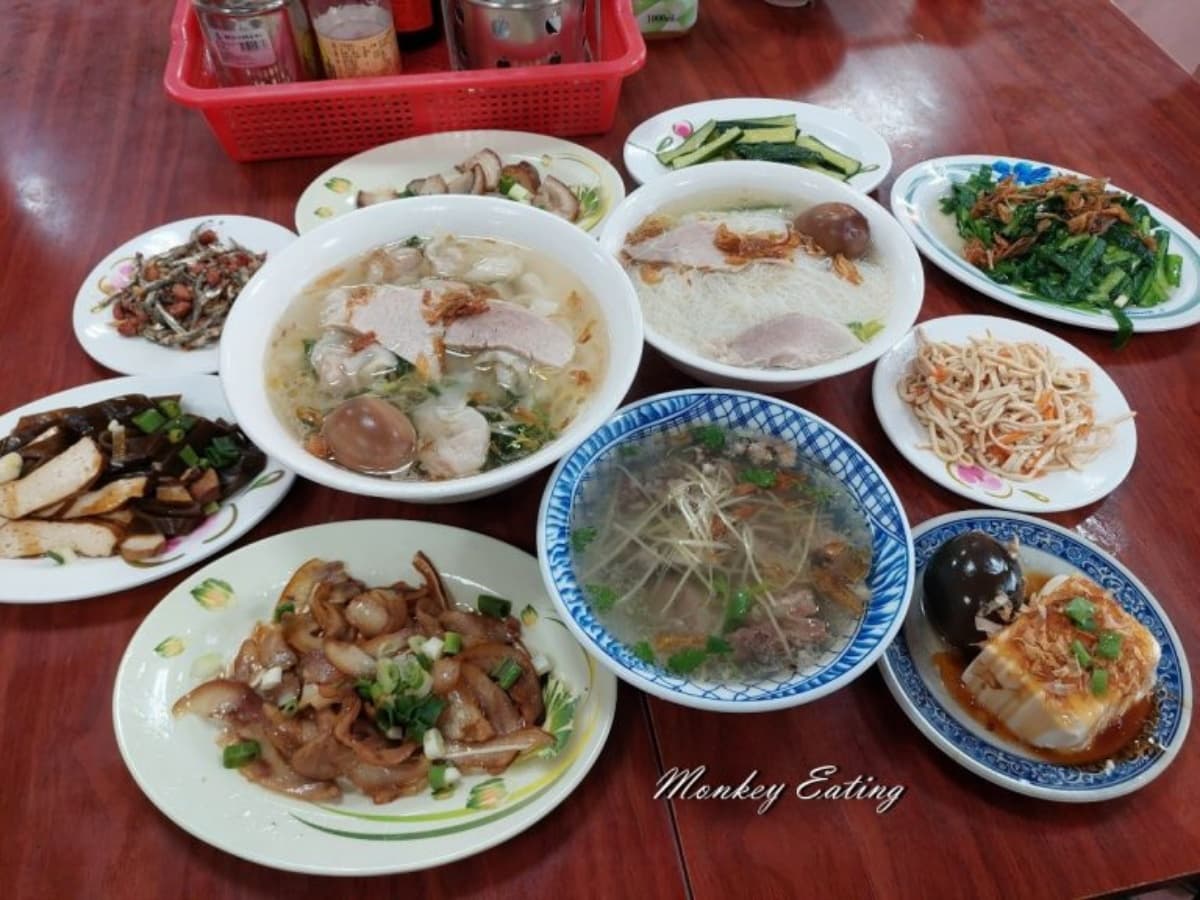 三義美食攻略TOP15:無菜單客家料理、人氣米食伴手禮、超美湖景咖啡廳 三義美食:賴新魁麵館