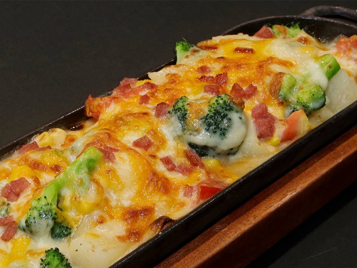 赤鬼牛排消費送焗烤蔬菜或冰火千層派