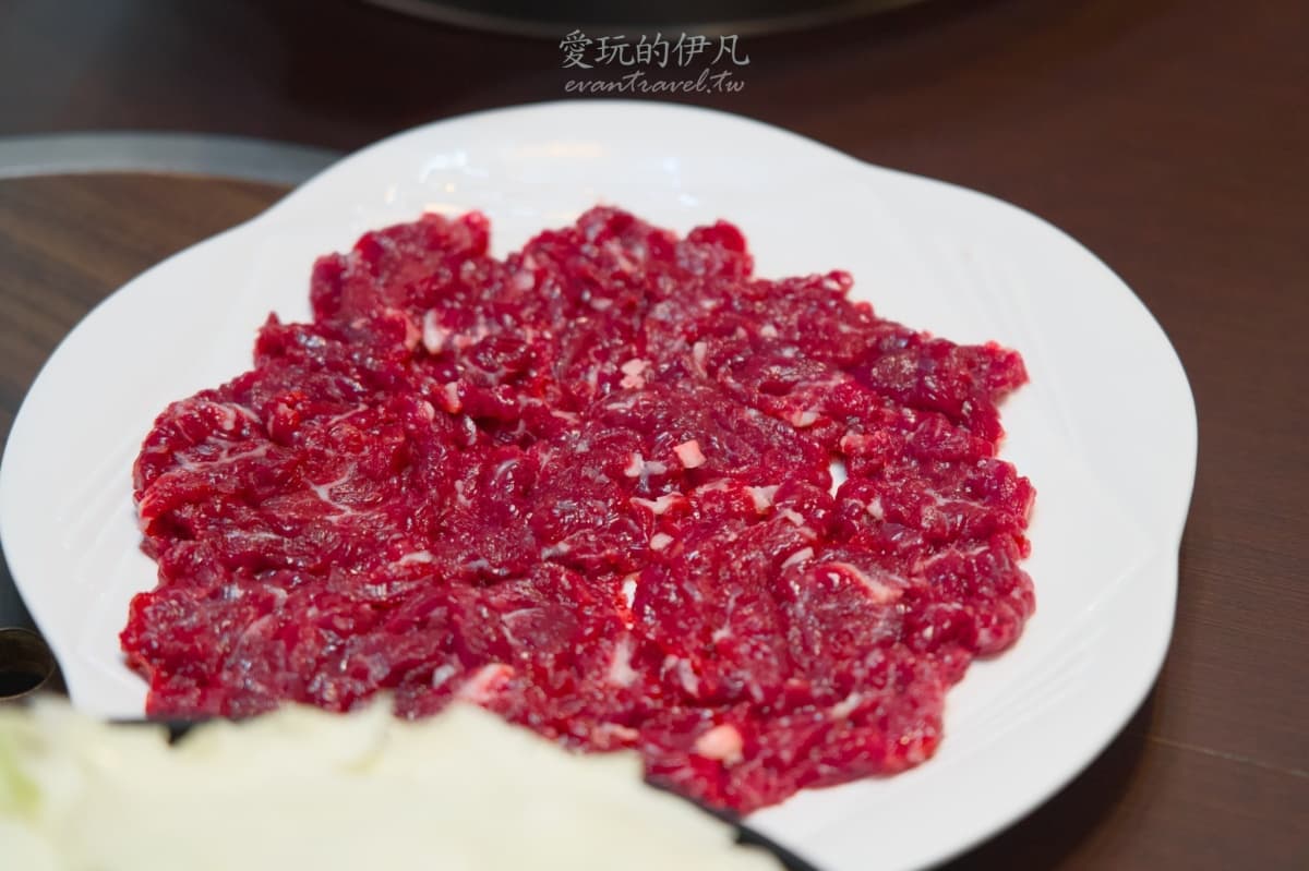 黃仁勳美食地圖插旗台南!網友讚爆「溫體牛火鍋」是這家,必點菜色看這篇 黃仁勳美食地圖插旗台南!網友讚爆「溫體牛火鍋」是這家,必點菜色看這篇