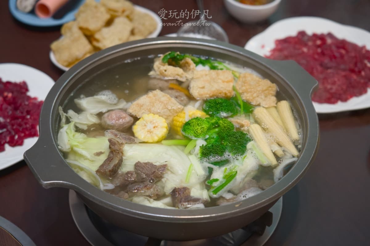 黃仁勳美食地圖插旗台南!網友讚爆「溫體牛火鍋」是這家,必點菜色看這篇 黃仁勳美食地圖插旗台南!網友讚爆「溫體牛火鍋」是這家,必點菜色看這篇