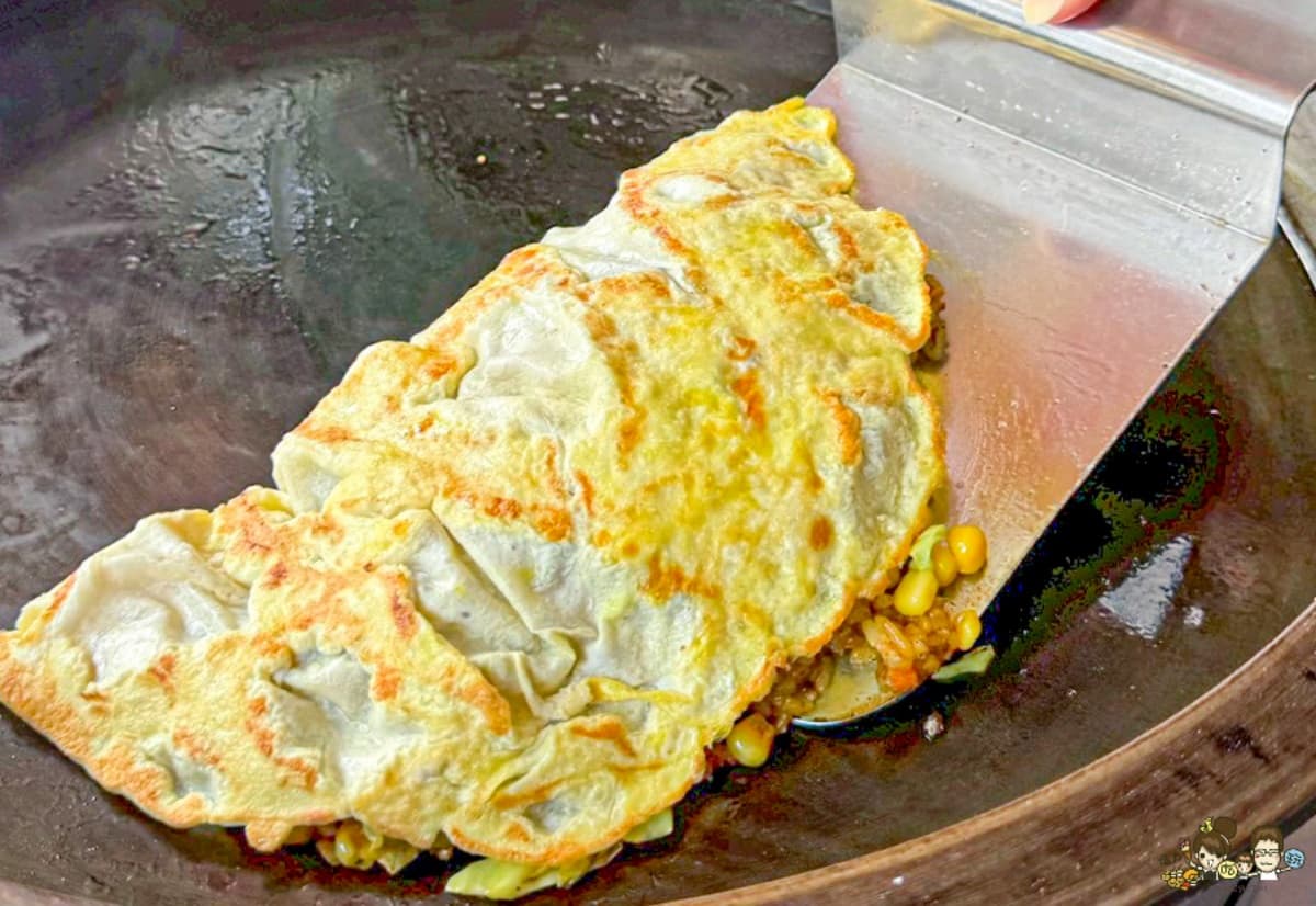 高雄佛心「40元蛋包飯」在這!軟綿蛋包+鐵板炒飯超唰嘴,在地人的月底救星 高雄佛心「40元蛋包飯」在這!軟綿蛋包+鐵板炒飯超唰嘴,在地人的月底救星
