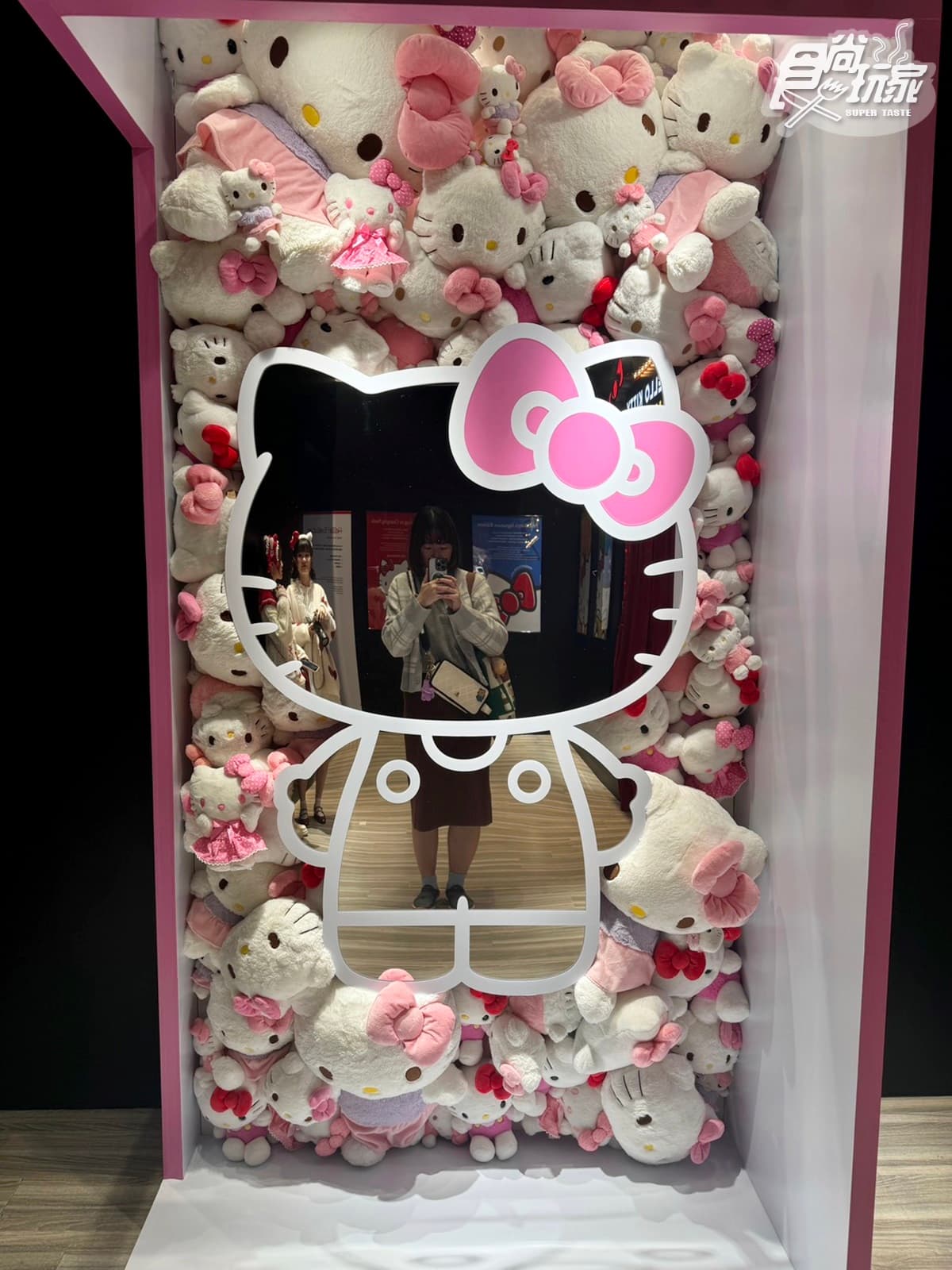 史上最大規模「Hello Kitty展」登台!50週年特展海外首站直擊,打卡亮點一覽 史上最大規模「Hello Kitty展」登台!50週年特展海外首站直擊,打卡亮點一覽
