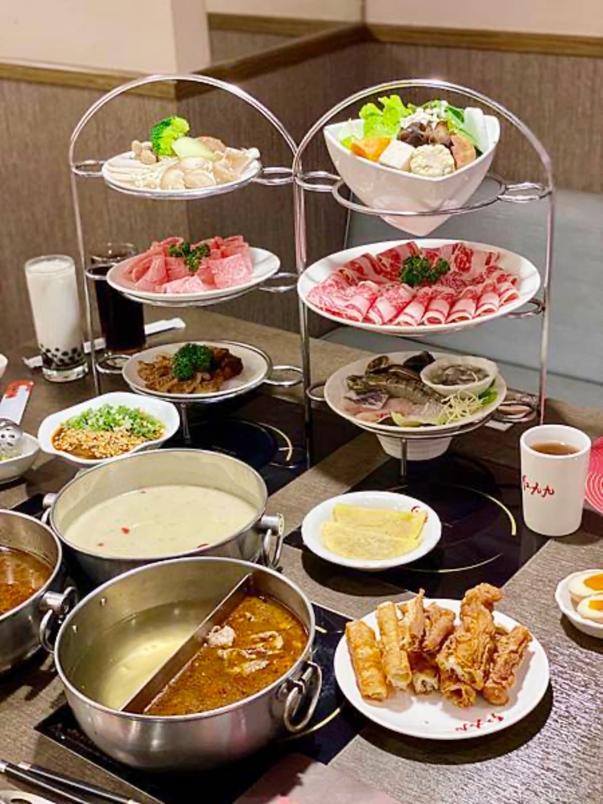 2026台北火鍋懶人包!25家推薦名單:黃仁勳愛店、350元雙主餐、豬油拌飯吃到飽 2026台北火鍋懶人包!25家推薦名單:黃仁勳愛店、350元雙主餐、豬油拌飯吃到飽