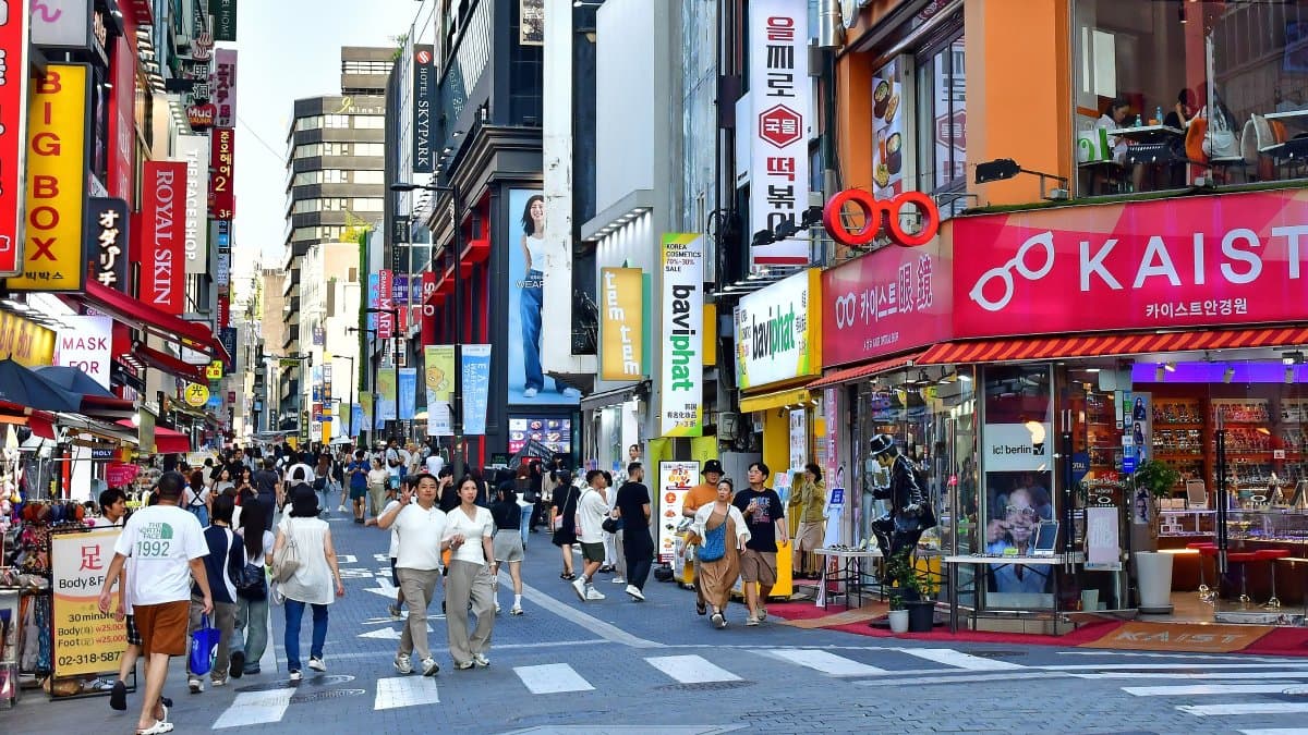韓國街頭都在賣「1日常小物」!台灣遊客狂搬大讚:便宜好穿又好看