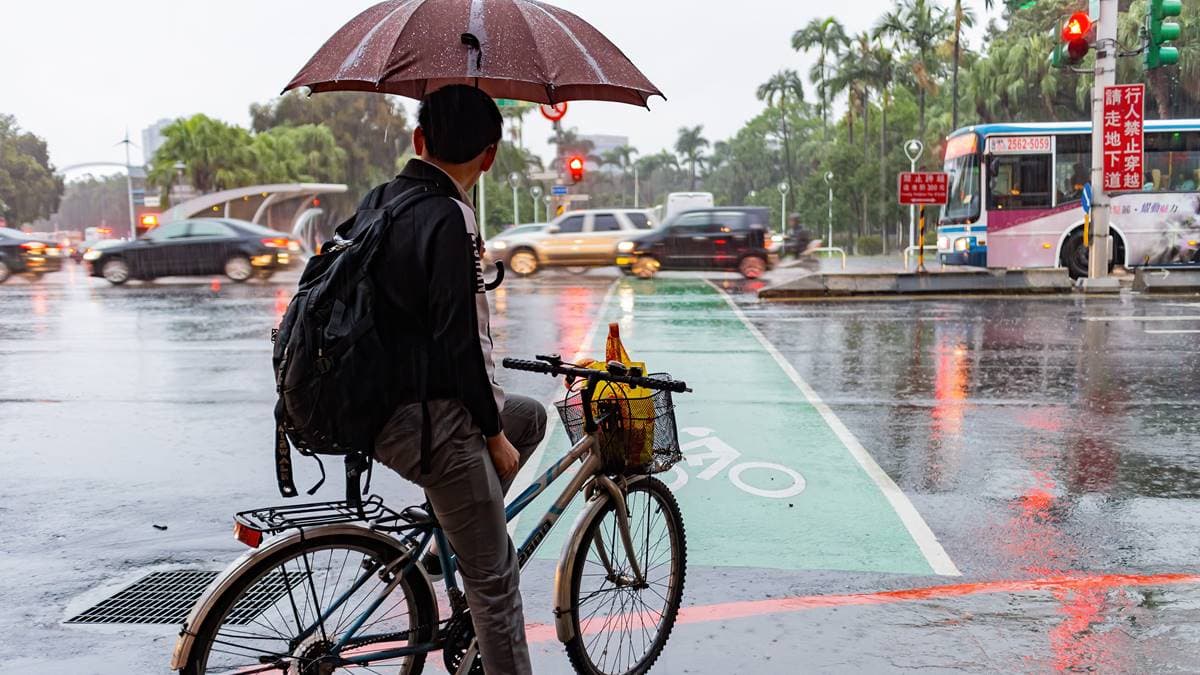 天琴颱風生成!專家揭路徑、影響台灣機率,「這天」急凍12度還下雨