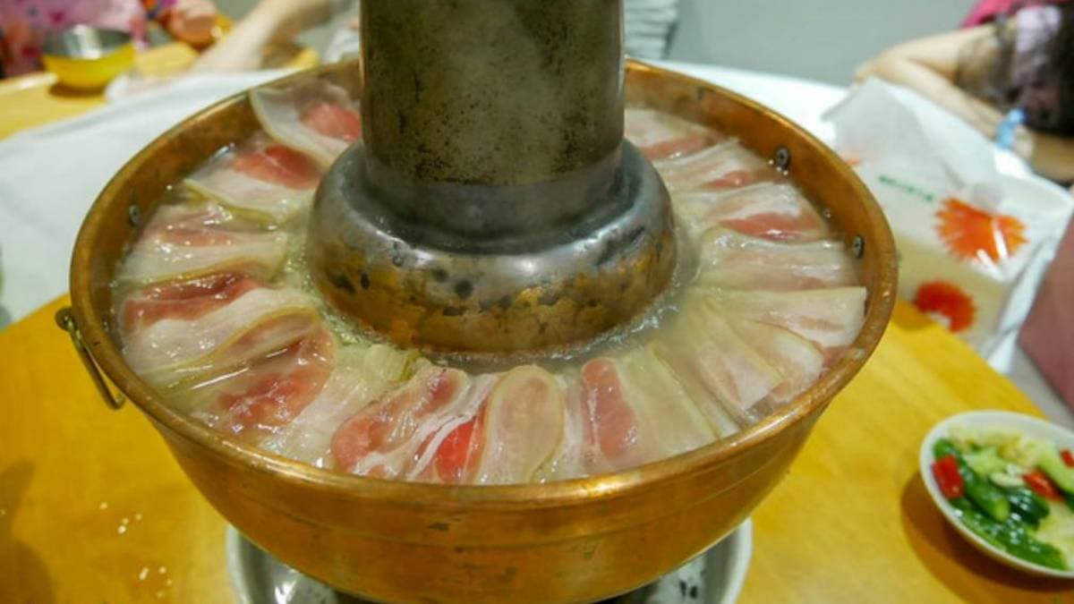 圍爐酸菜白肉火鍋