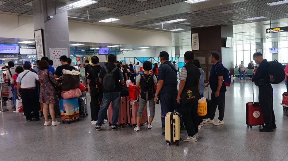返國出國注意!中共軍演大亂台航空,10萬旅客受影響、「這些班機」已取消