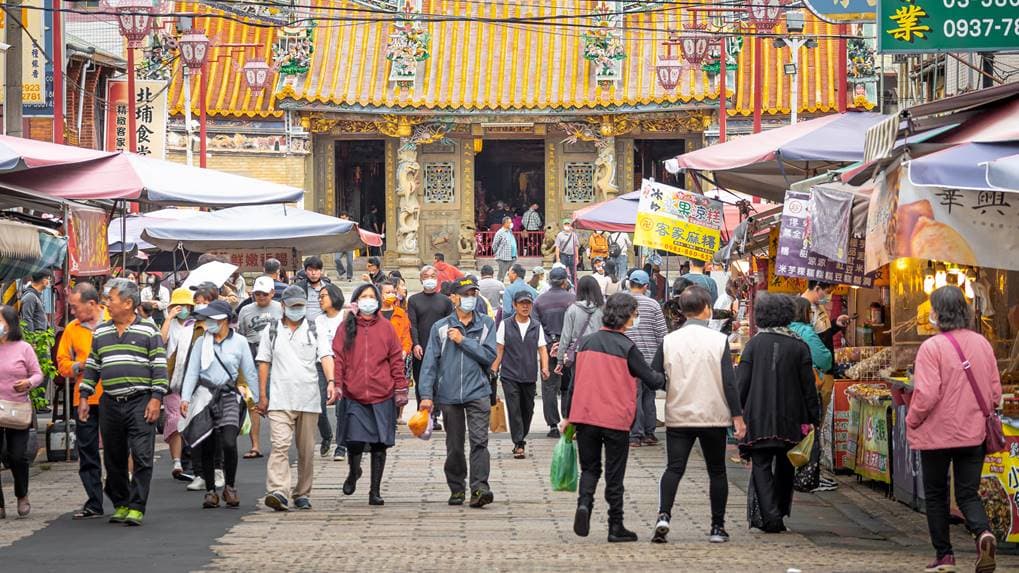 贏過鹿港、淡水!台灣老街新霸主是它,一票網友狂讚:好吃好逛、美食不踩雷