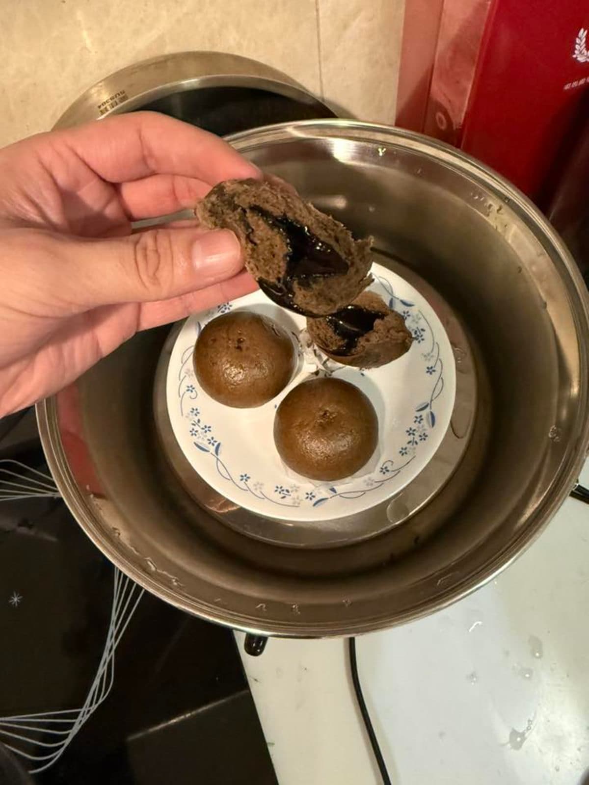 好市多暴紅甜點超難買!平均1顆不到11元,網友大推隱藏吃法「苦甜濃郁」 好市多暴紅甜點超難買!平均1顆不到11元,網友大推隱藏吃法「苦甜濃郁」