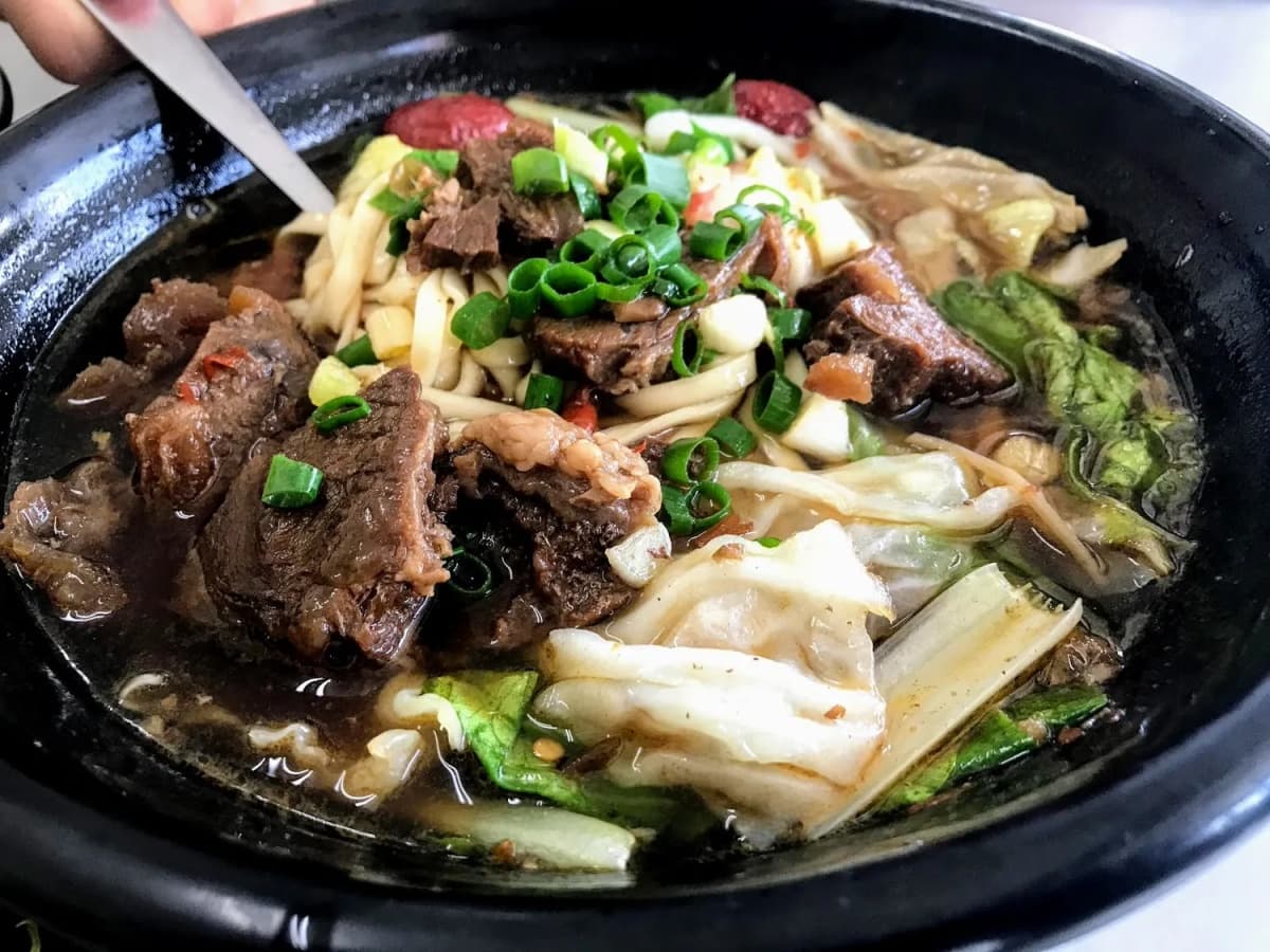 善化牛肉湯霸主是誰?5間現切溫體牛PK,加碼鑊氣炒飯、在地銅板美食 善化牛肉湯霸主是誰?5間現切溫體牛PK,加碼鑊氣炒飯、在地銅板美食