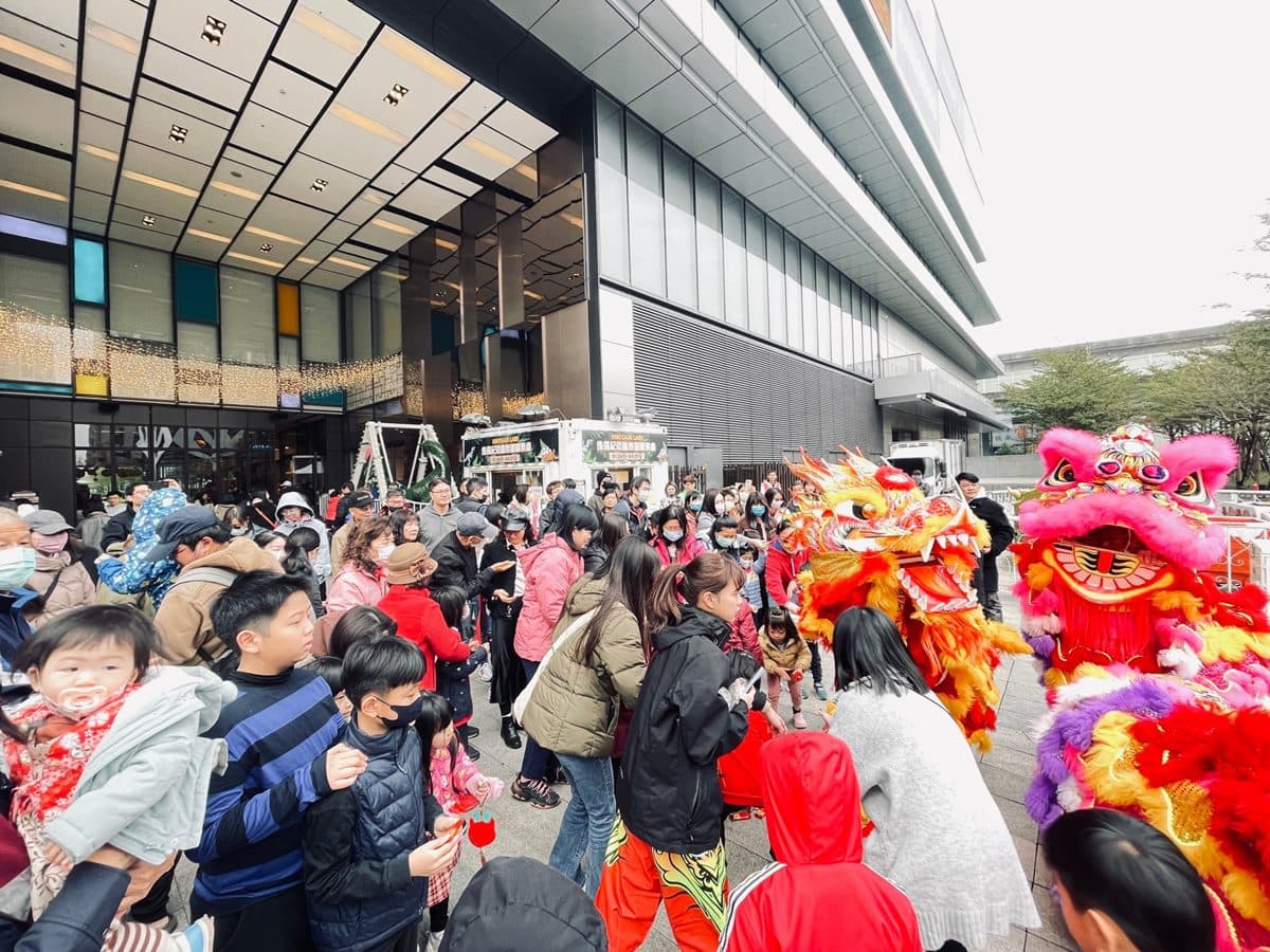 【賞燈美食祭】送150元抵用券!宏匯廣場新春優惠開跑,必玩霓虹星光樂園 【賞燈美食祭】送150元抵用券!宏匯廣場新春優惠開跑,必玩霓虹星光樂園