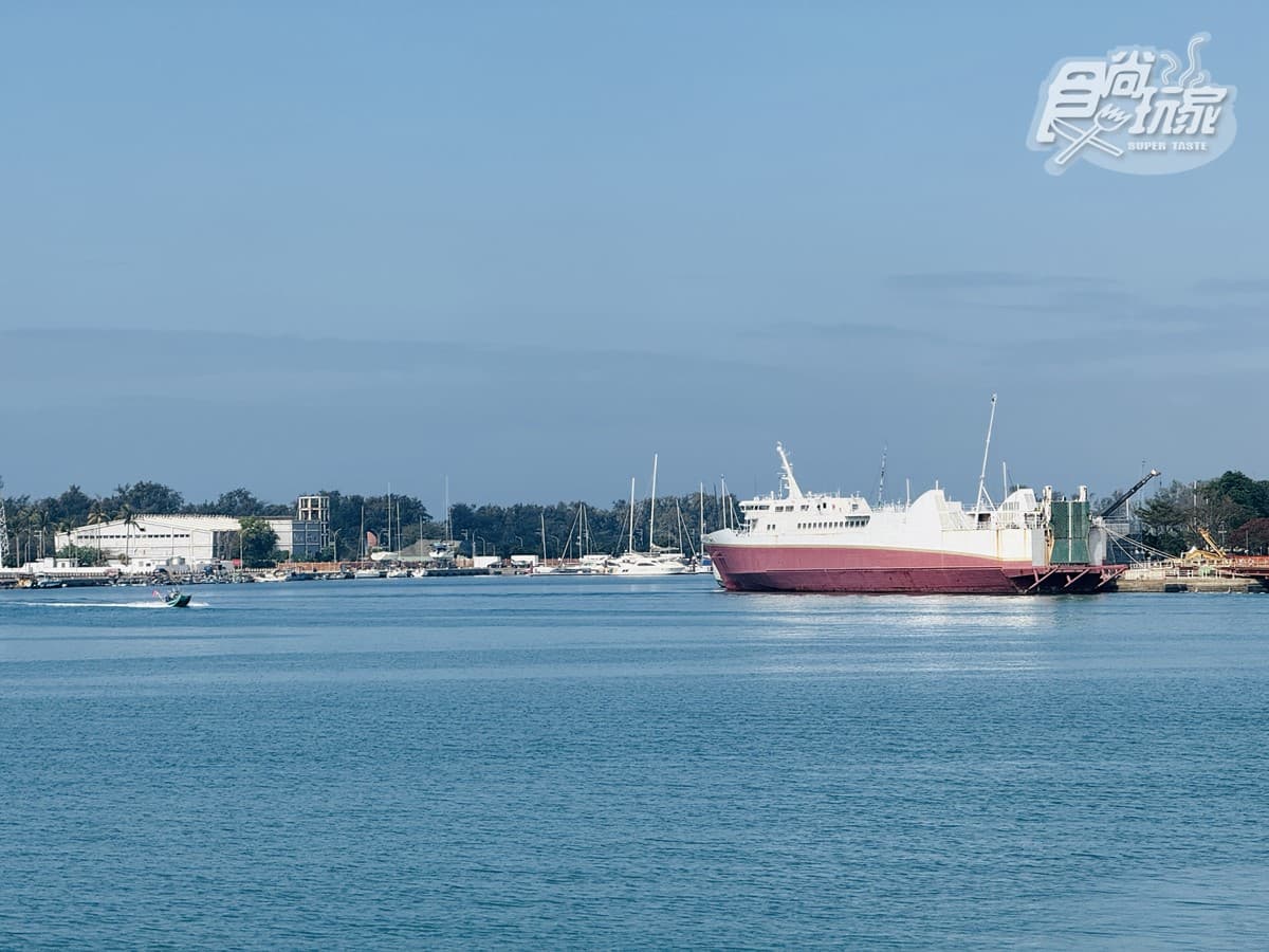 泰迪熊大軍出沒安平!走入全台唯一海上軍艦博物館,合照熊熊體驗當船長 泰迪熊大軍出沒安平!走入全台唯一海上軍艦博物館,合照熊熊體驗當船長