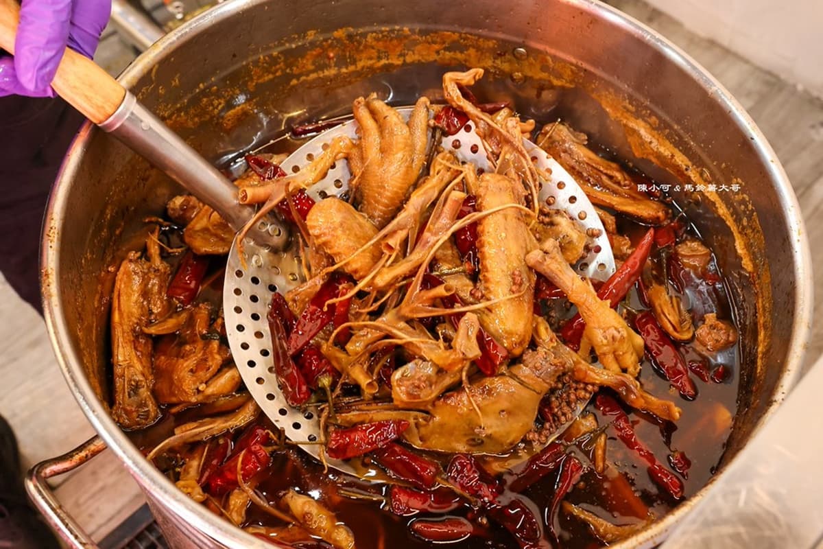 【賞燈美食祭】「最強滷味連鎖」現折55元起!脆腸、鴨翅淋秘製醬料超唰嘴 【賞燈美食祭】「最強滷味連鎖」現折55元起!脆腸、鴨翅淋秘製醬料超唰嘴