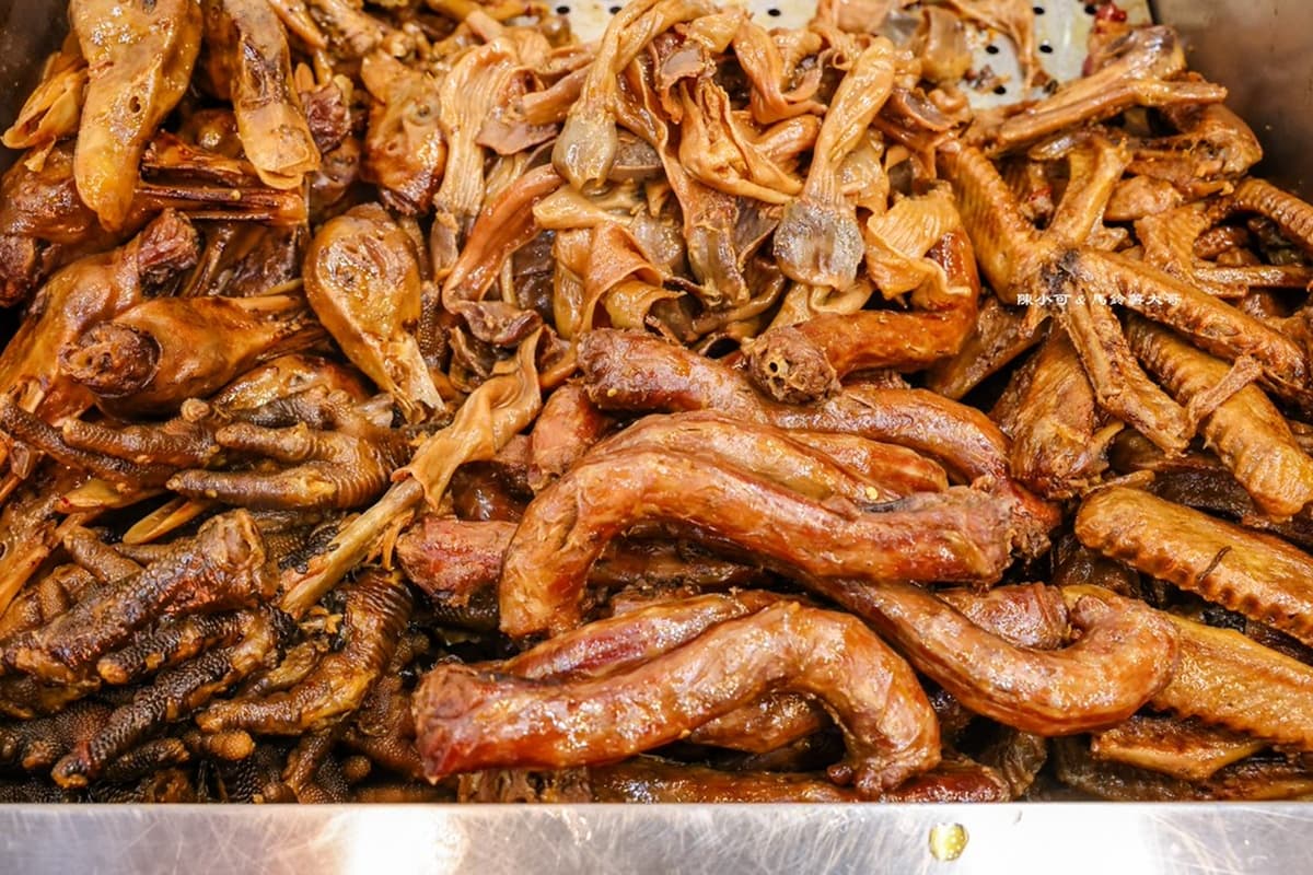 【賞燈美食祭】「最強滷味連鎖」現折55元起!脆腸、鴨翅淋秘製醬料超唰嘴 【賞燈美食祭】「最強滷味連鎖」現折55元起!脆腸、鴨翅淋秘製醬料超唰嘴