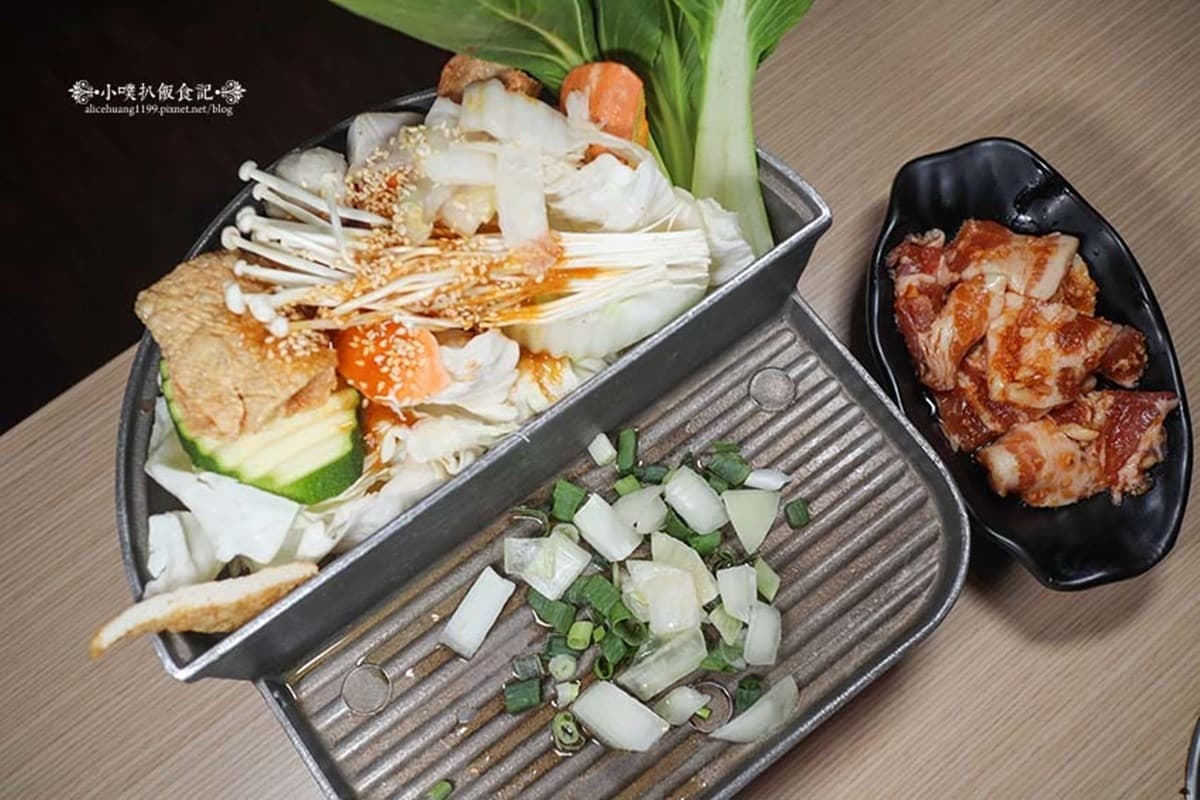桃園最強火鍋吃到飽!180元起「火烤兩吃」CP值高,珍奶、滷肉飯、炸物無限夾 桃園最強火鍋吃到飽!180元起「火烤兩吃」CP值高,珍奶、滷肉飯、炸物無限夾
