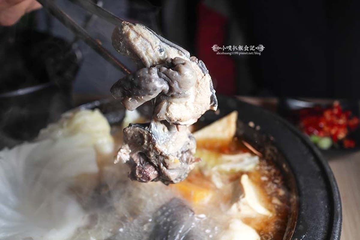 桃園最強火鍋吃到飽!180元起「火烤兩吃」CP值高,珍奶、滷肉飯、炸物無限夾 桃園最強火鍋吃到飽!180元起「火烤兩吃」CP值高,珍奶、滷肉飯、炸物無限夾