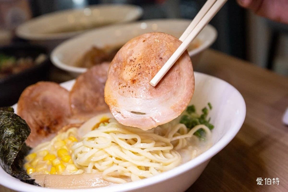 免費續湯、豆漿豆花吃到飽!高CP值「牛肉麵」120元起,必嗑紅燒牛腱心 免費續湯、豆漿豆花吃到飽!高CP值「牛肉麵」120元起,必嗑紅燒牛腱心