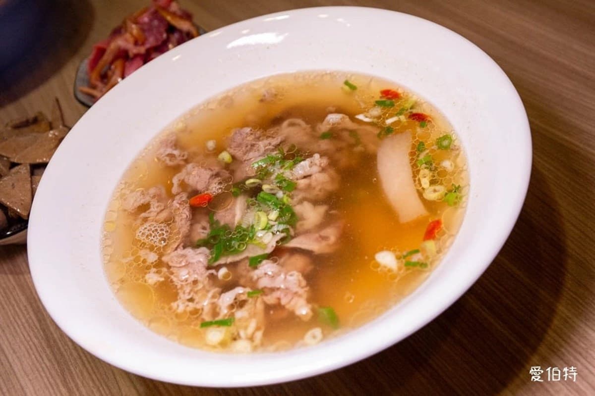 免費續湯、豆漿豆花吃到飽!高CP值「牛肉麵」120元起,必嗑紅燒牛腱心 免費續湯、豆漿豆花吃到飽!高CP值「牛肉麵」120元起,必嗑紅燒牛腱心