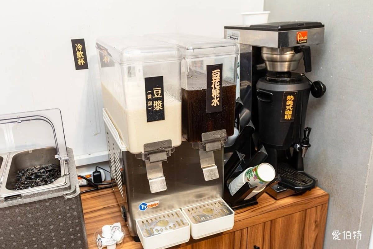 免費續湯、豆漿豆花吃到飽!高CP值「牛肉麵」120元起,必嗑紅燒牛腱心 免費續湯、豆漿豆花吃到飽!高CP值「牛肉麵」120元起,必嗑紅燒牛腱心