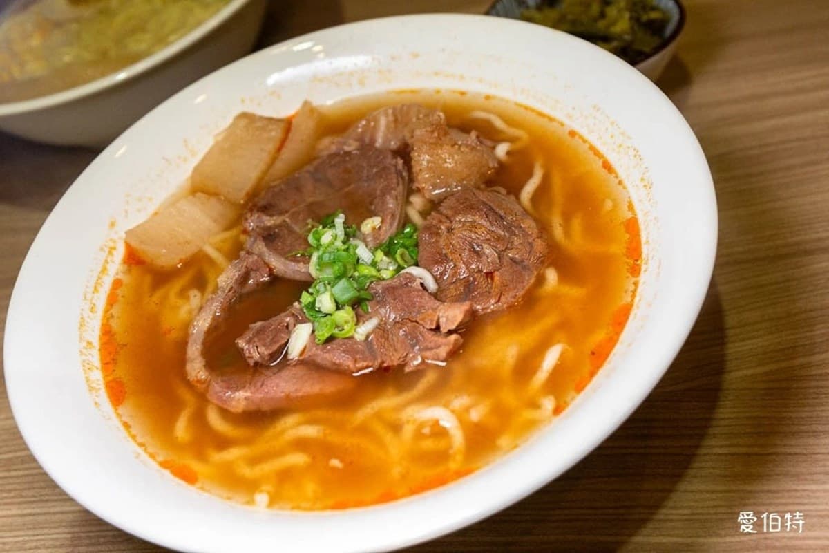 免費續湯、豆漿豆花吃到飽!高CP值「牛肉麵」120元起,必嗑紅燒牛腱心 免費續湯、豆漿豆花吃到飽!高CP值「牛肉麵」120元起,必嗑紅燒牛腱心