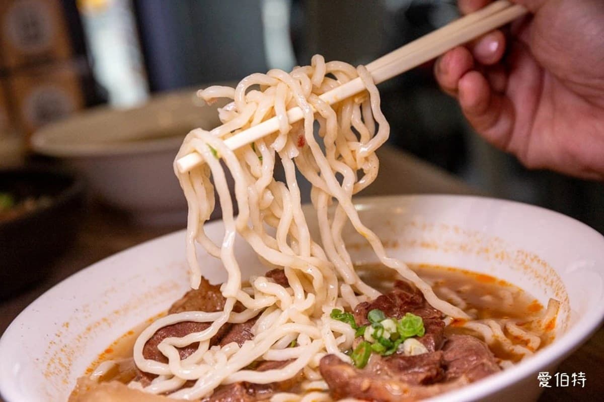 免費續湯、豆漿豆花吃到飽!高CP值「牛肉麵」120元起,必嗑紅燒牛腱心 免費續湯、豆漿豆花吃到飽!高CP值「牛肉麵」120元起,必嗑紅燒牛腱心