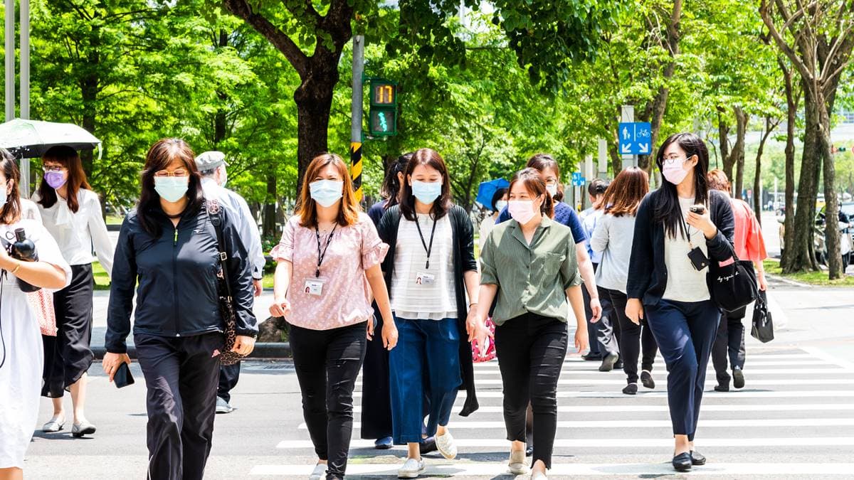 全台首創新福利!「這類人」每天減少工作1小時不減薪,企業領10萬元補助